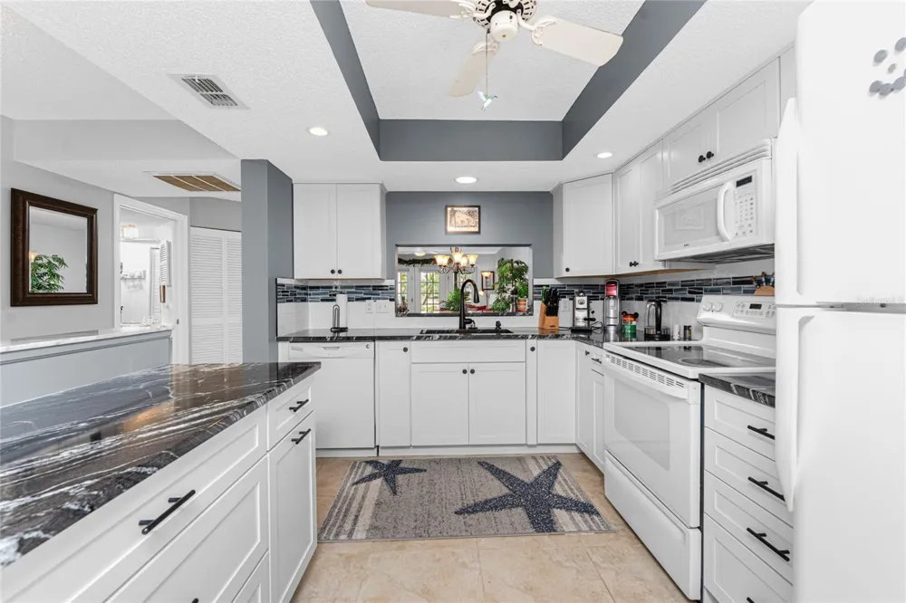 511 PINE HOLLOW CIRCLE #511 Englewood, FL 34223