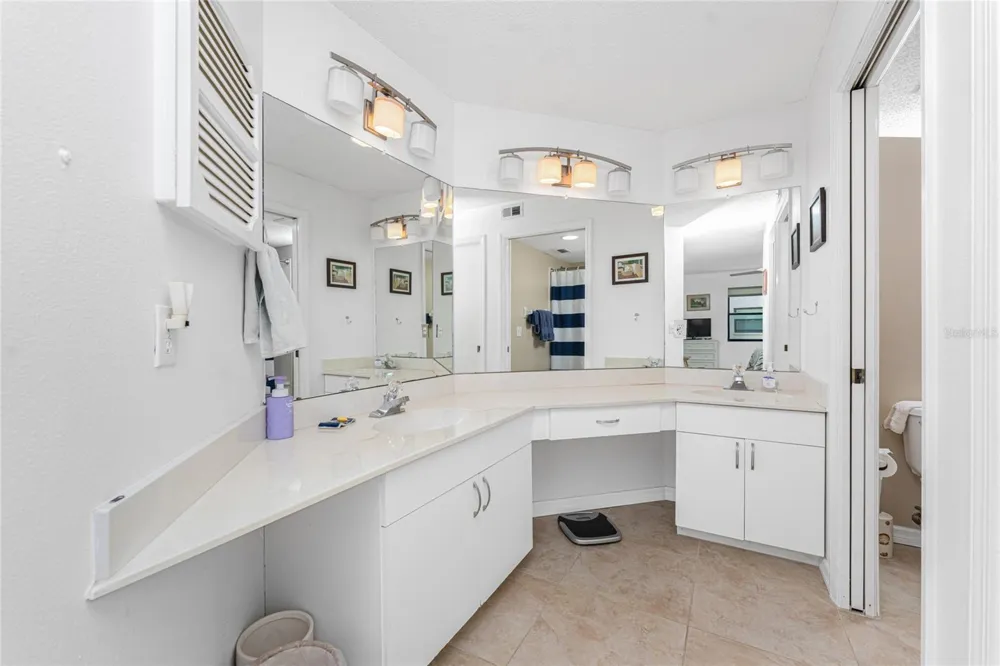 511 PINE HOLLOW CIRCLE #511 Englewood, FL 34223