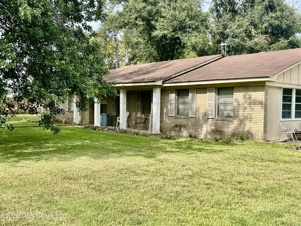27 Sunset Circle Greenwood, MS 38930