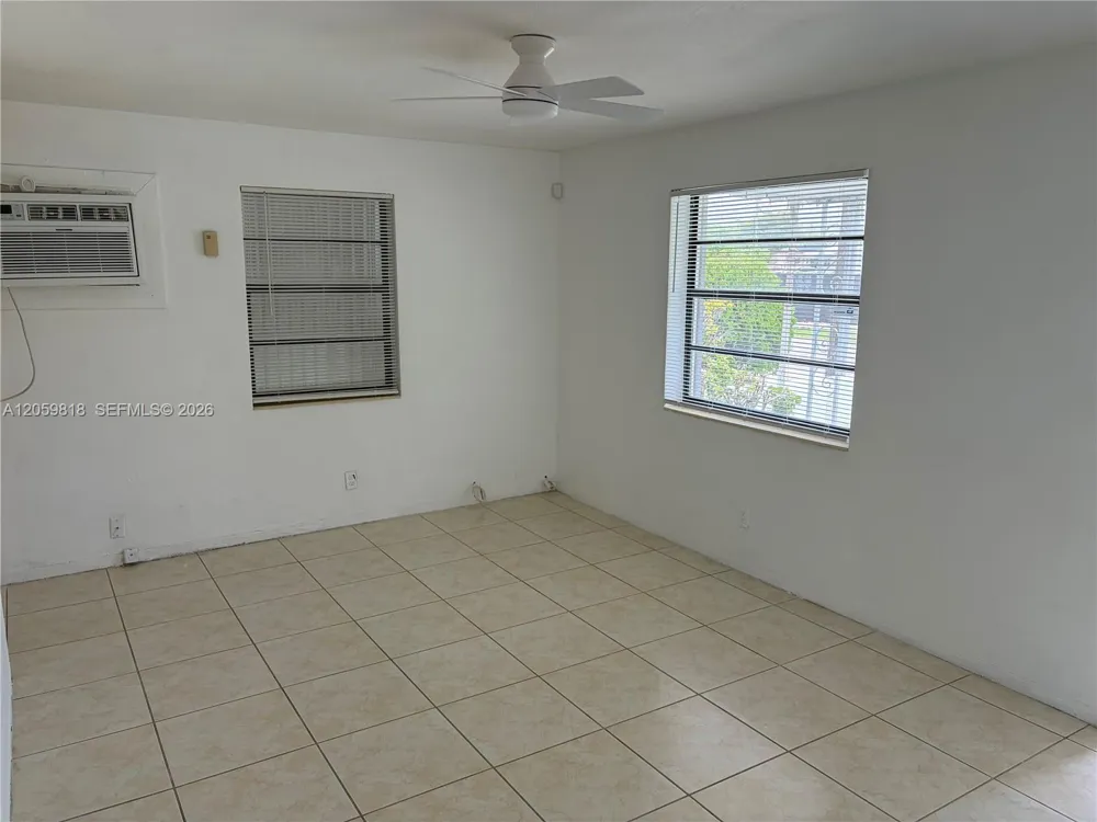 613 NW 5 CT Hallandale Beach, FL 33009