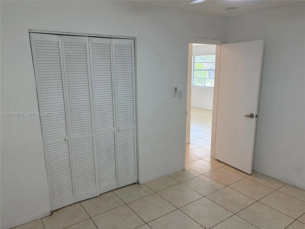 613 NW 5 CT Hallandale Beach, FL 33009