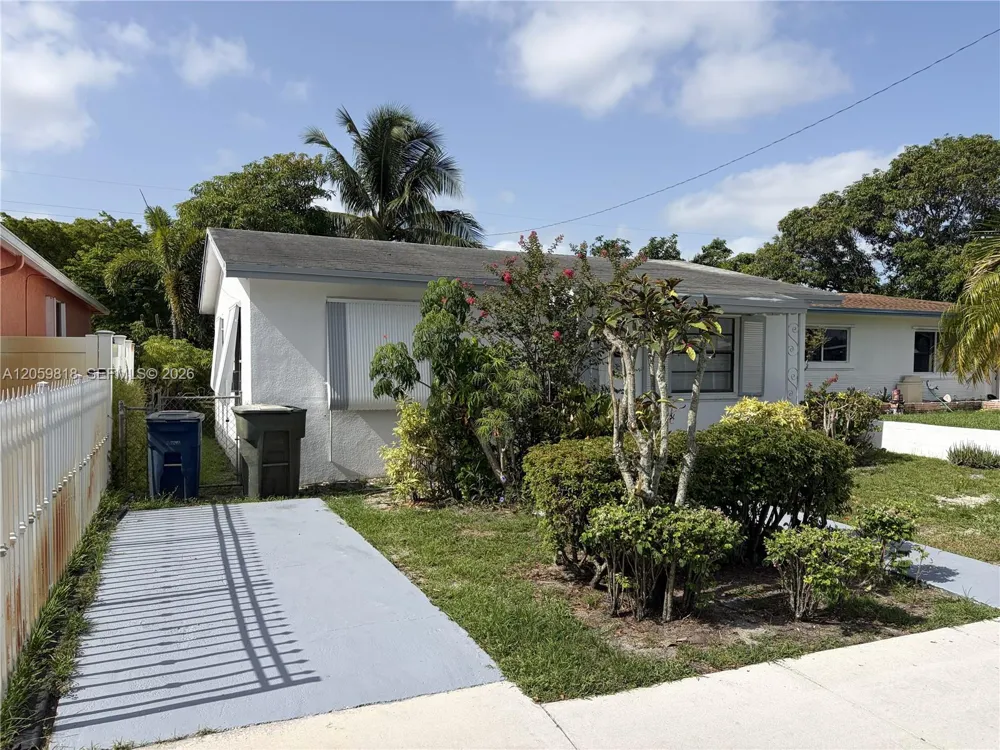 613 NW 5 CT Hallandale Beach, FL 33009
