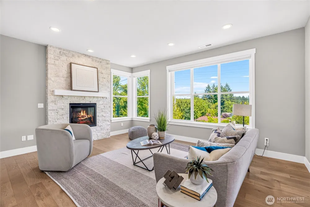 17051 8th Avenue NE Shoreline, WA 98155