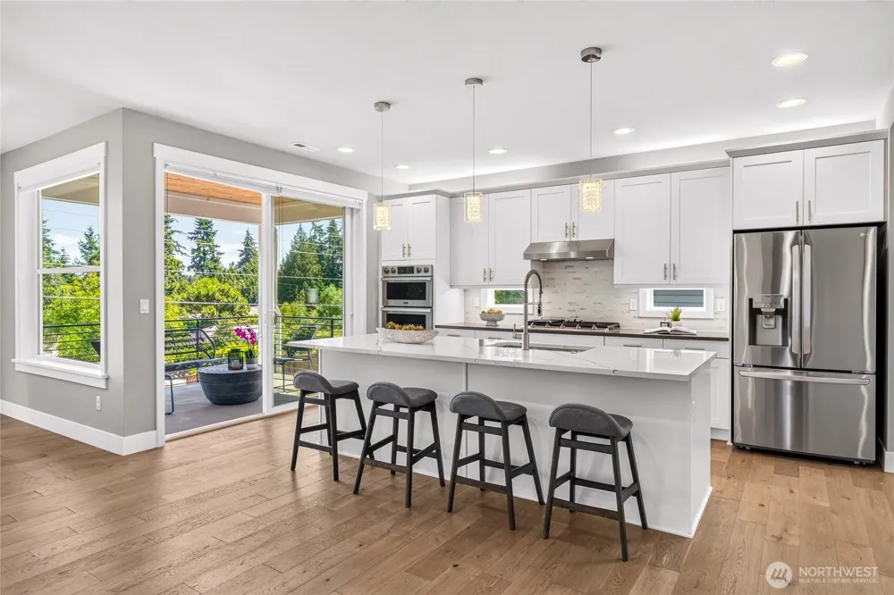 17051 8th Avenue NE Shoreline, WA 98155