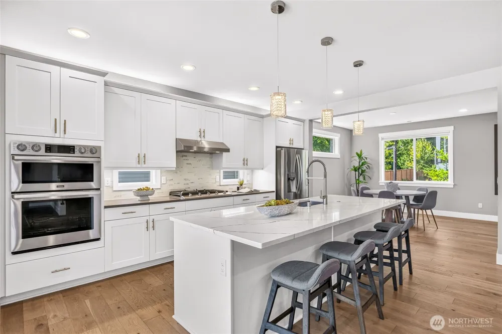 17051 8th Avenue NE Shoreline, WA 98155