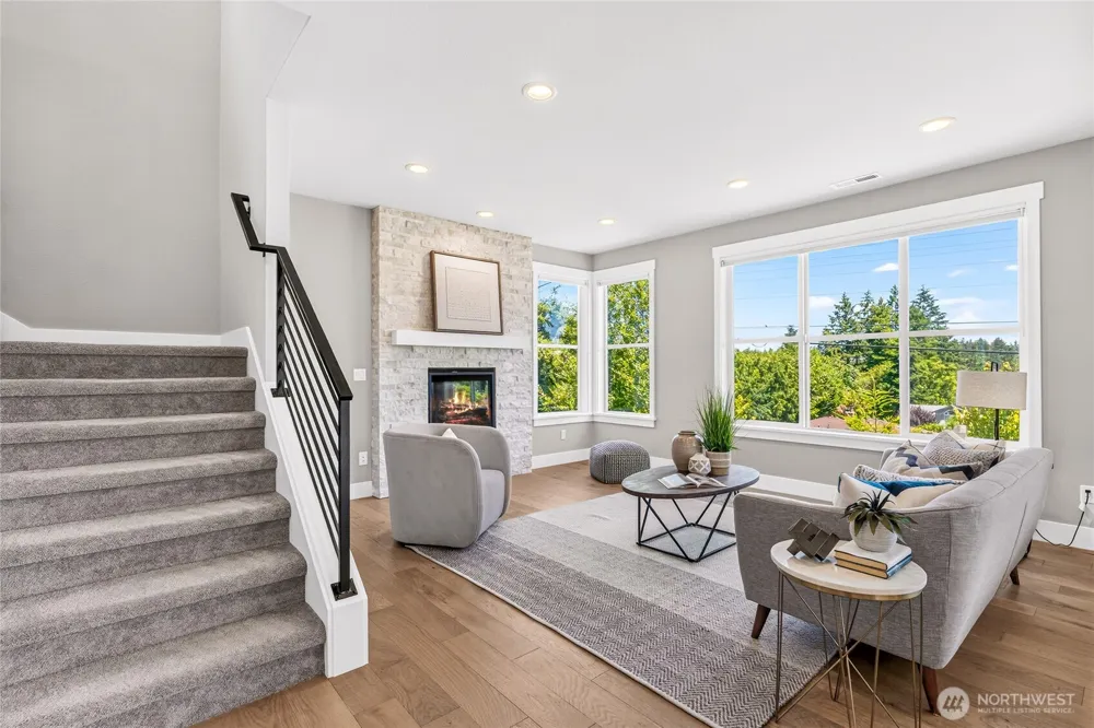 17051 8th Avenue NE Shoreline, WA 98155