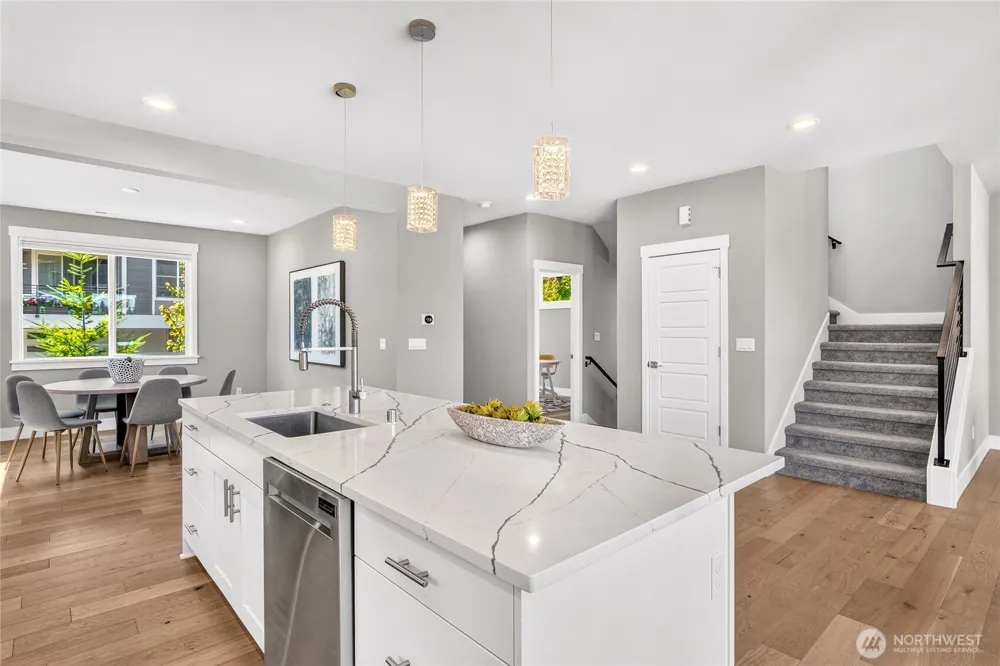 17051 8th Avenue NE Shoreline, WA 98155