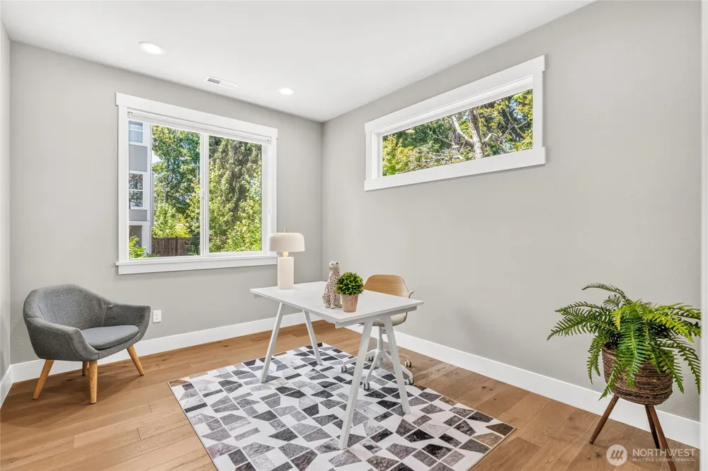 17051 8th Avenue NE Shoreline, WA 98155