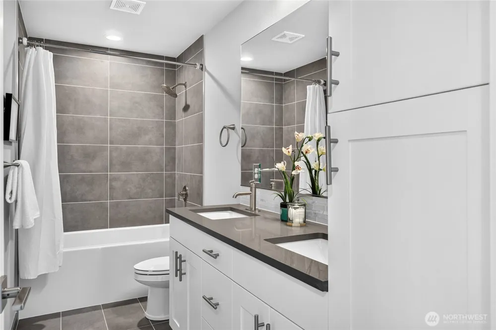 17051 8th Avenue NE Shoreline, WA 98155