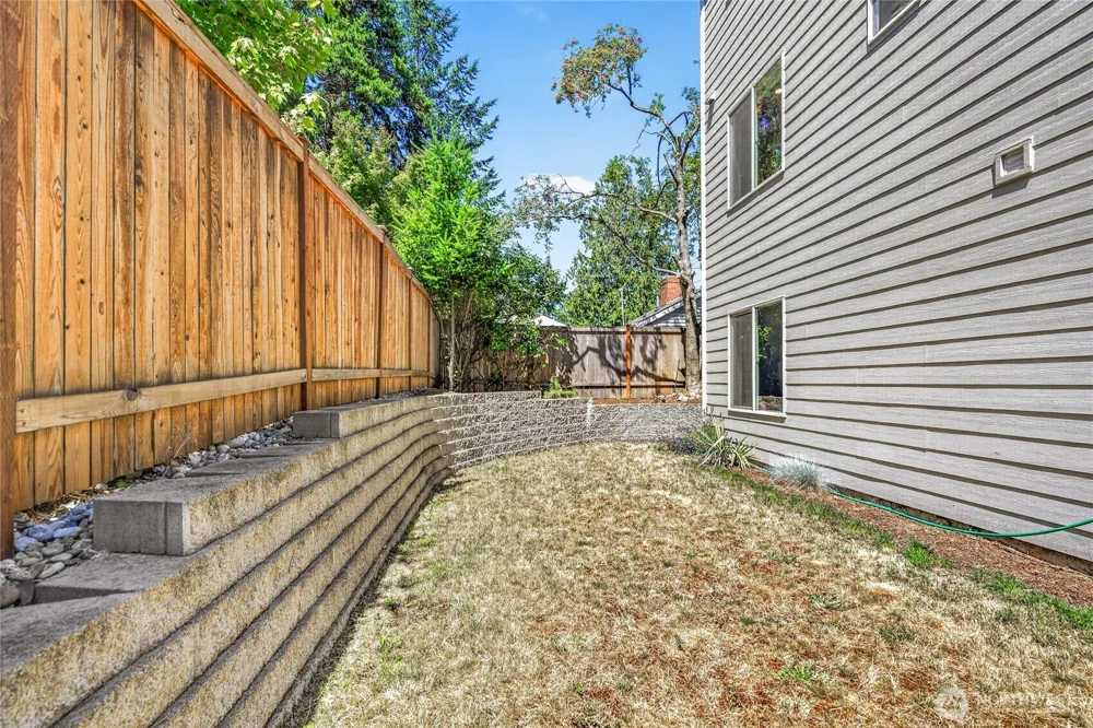 17051 8th Avenue NE Shoreline, WA 98155