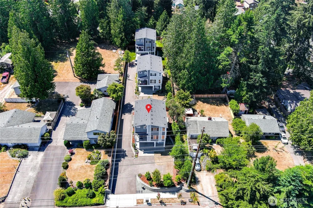 17051 8th Avenue NE Shoreline, WA 98155