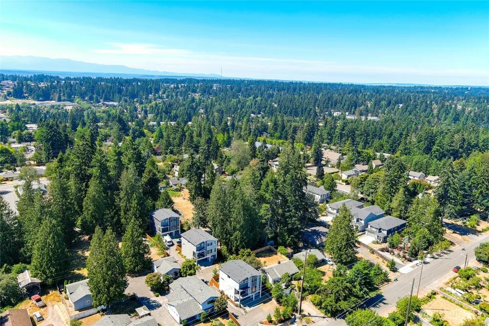 17051 8th Avenue NE Shoreline, WA 98155