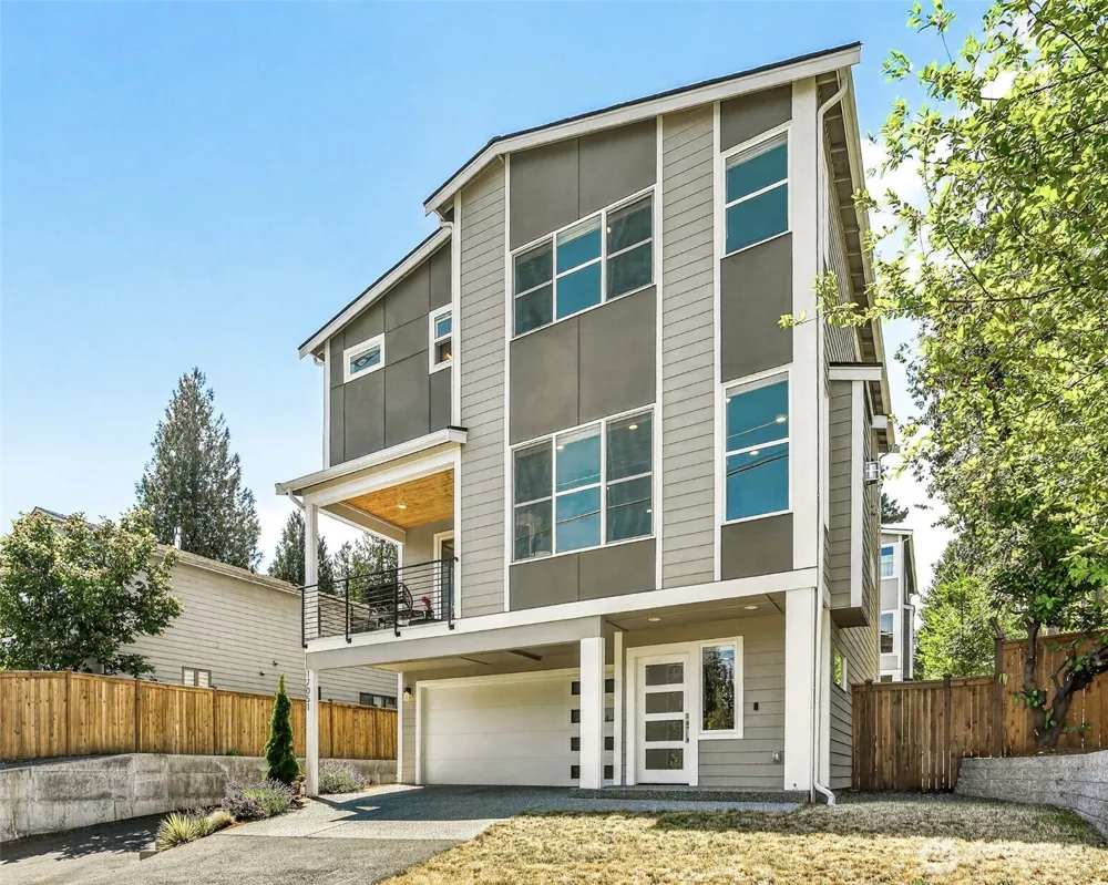17051 8th Avenue NE Shoreline, WA 98155