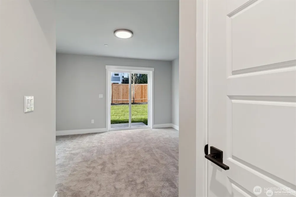17051 8th Avenue NE Shoreline, WA 98155