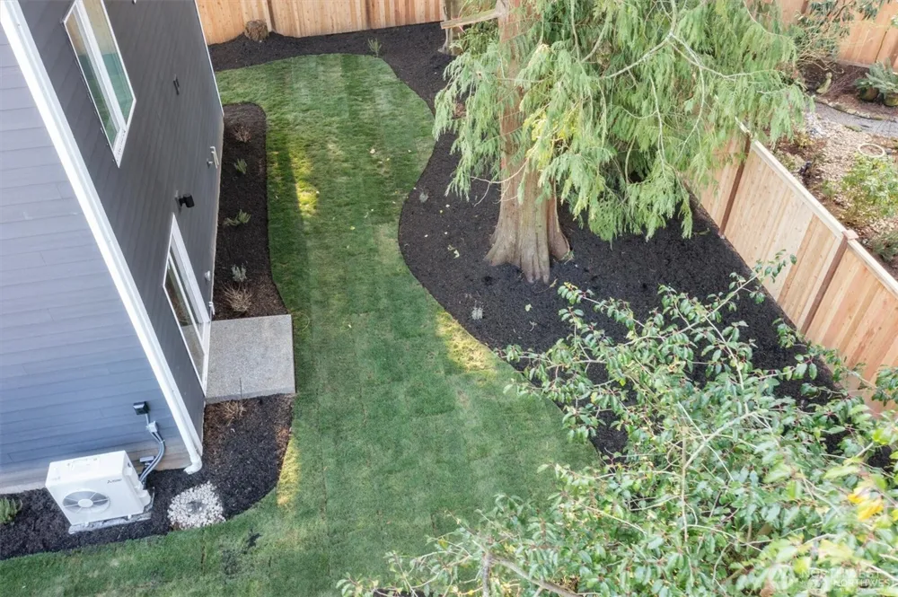 17051 8th Avenue NE Shoreline, WA 98155