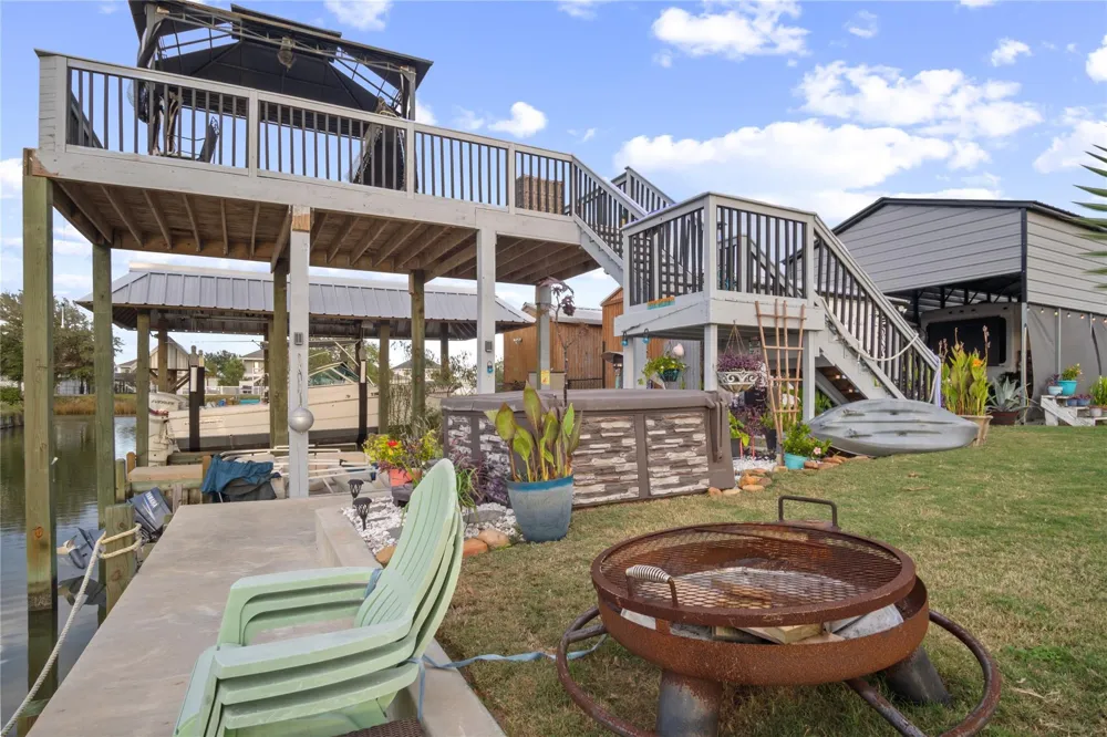 1129 Prides Lane Bolivar Peninsula, TX 77650
