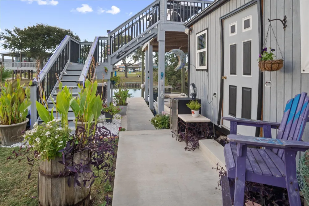 1129 Prides Lane Bolivar Peninsula, TX 77650