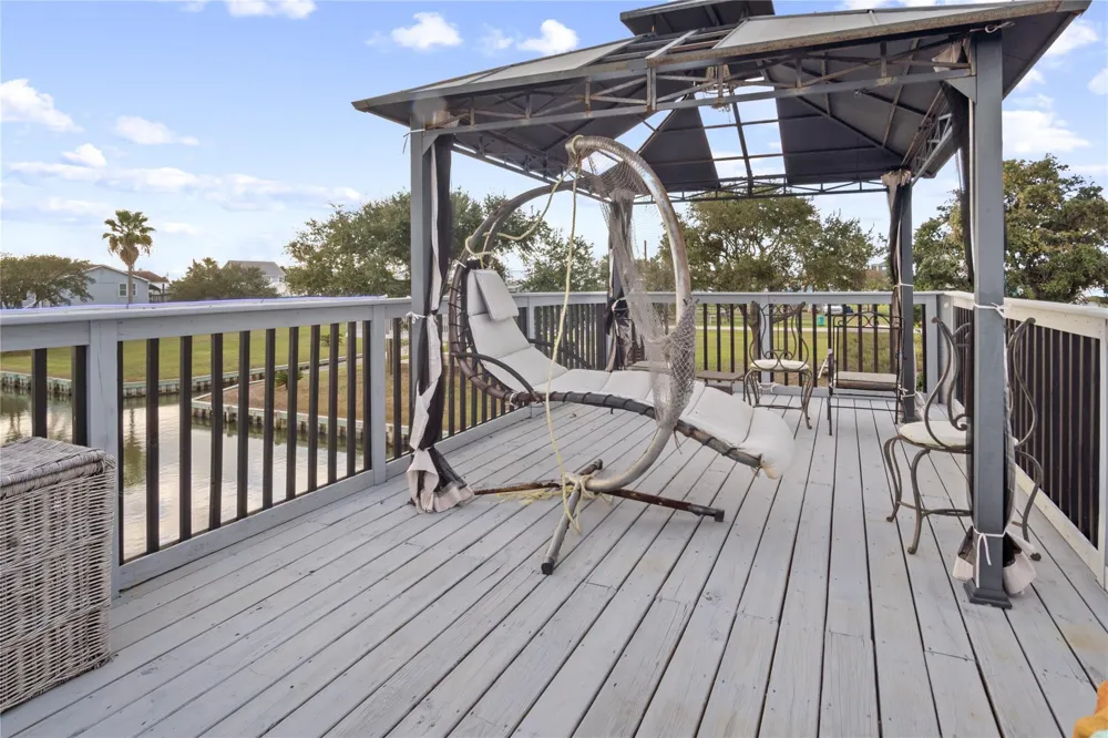 1129 Prides Lane Bolivar Peninsula, TX 77650