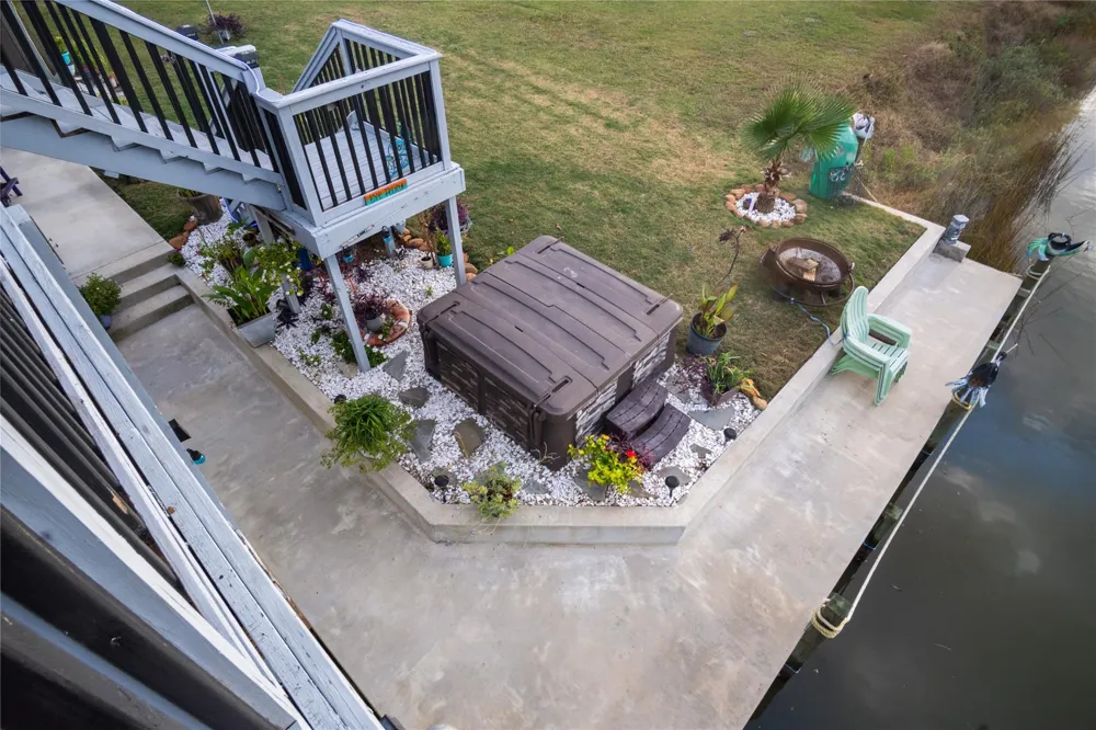 1129 Prides Lane Bolivar Peninsula, TX 77650