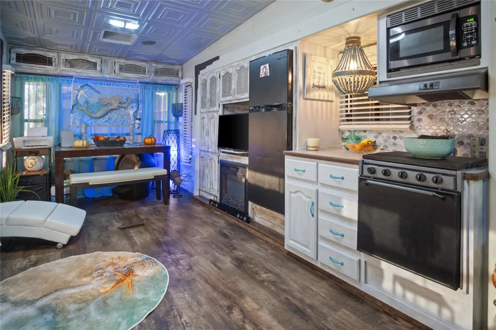 1129 Prides Lane Bolivar Peninsula, TX 77650