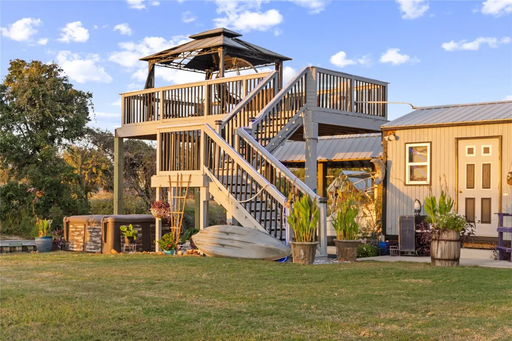 1129 Prides Lane Bolivar Peninsula, TX 77650