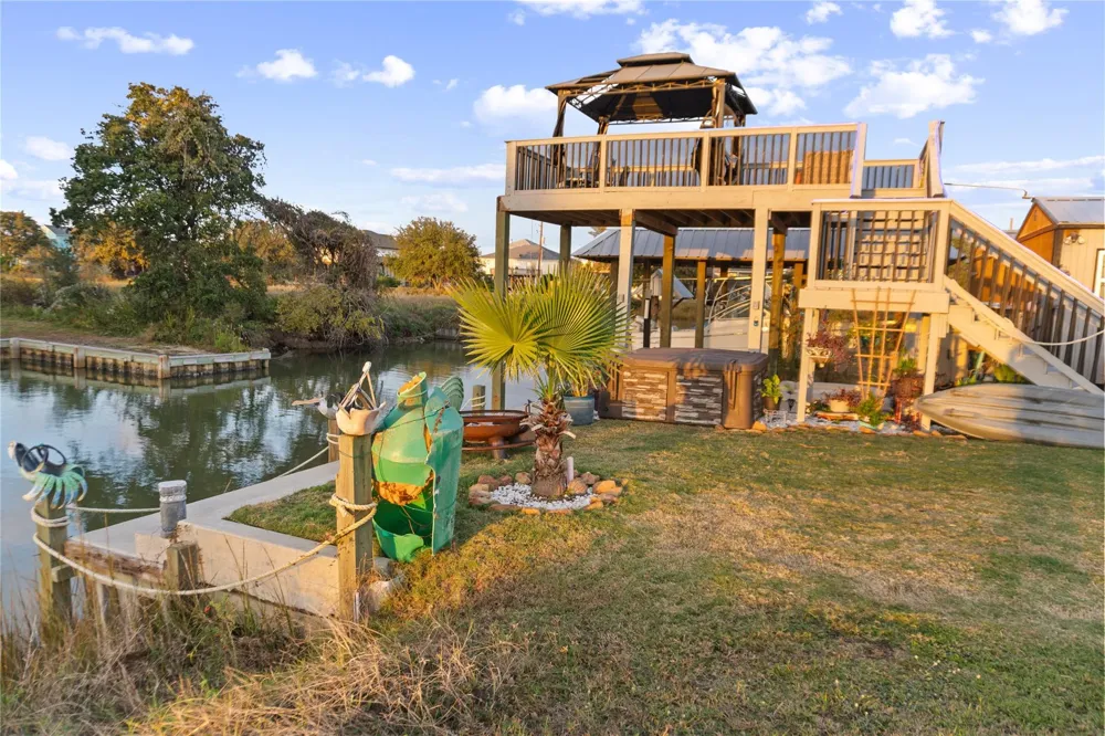 1129 Prides Lane Bolivar Peninsula, TX 77650