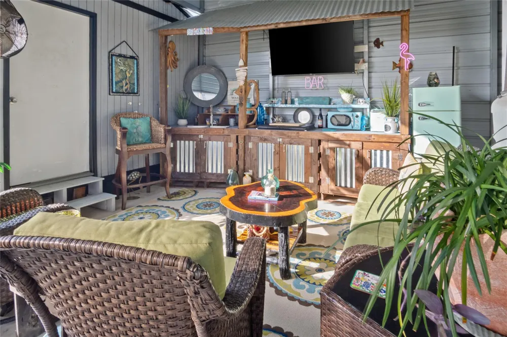 1129 Prides Lane Bolivar Peninsula, TX 77650