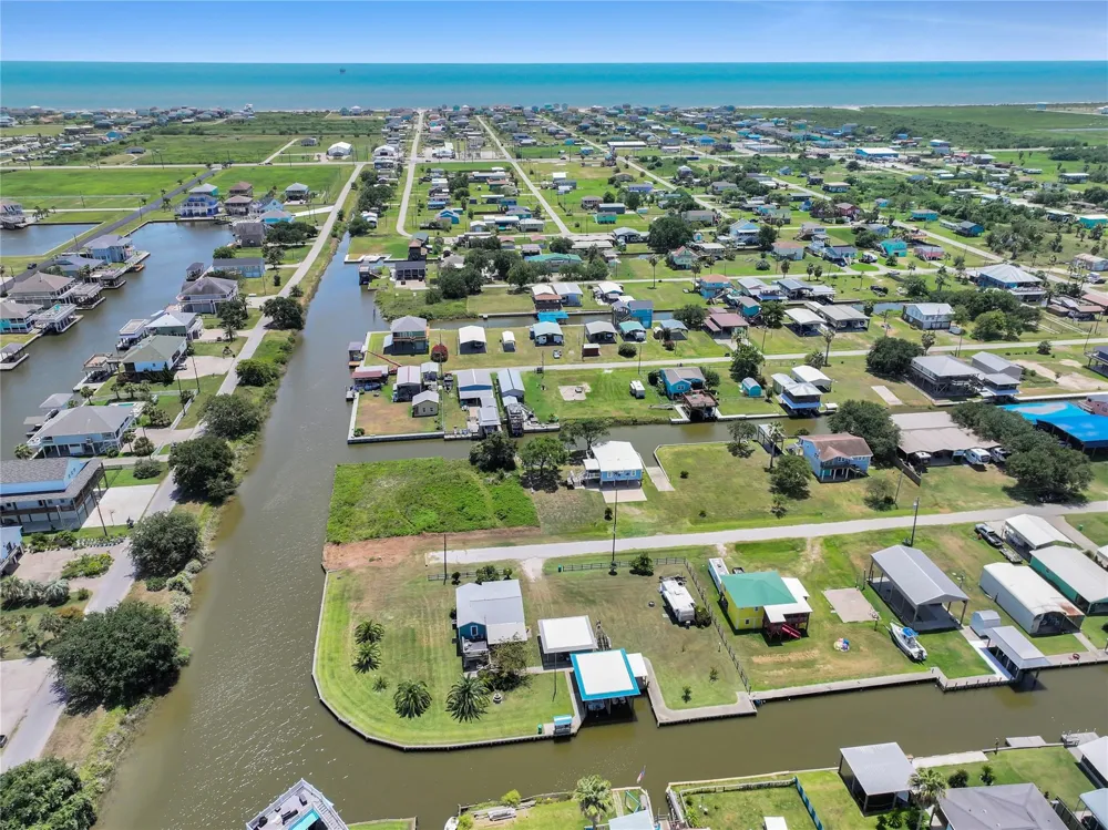 1129 Prides Lane Bolivar Peninsula, TX 77650