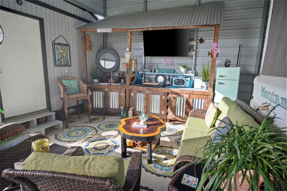 1129 Prides Lane Bolivar Peninsula, TX 77650