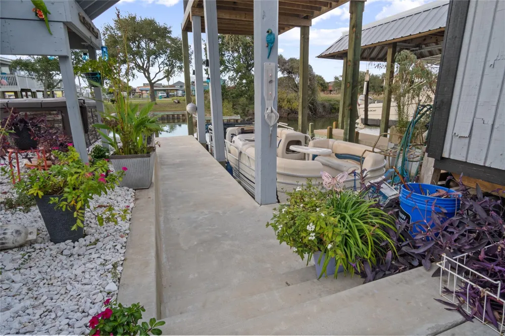 1129 Prides Lane Bolivar Peninsula, TX 77650