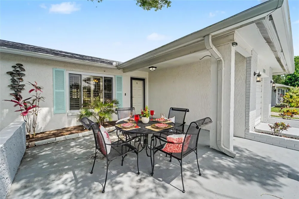 1496 QUEEN ANNE DRIVE Palm Harbor, FL 34684