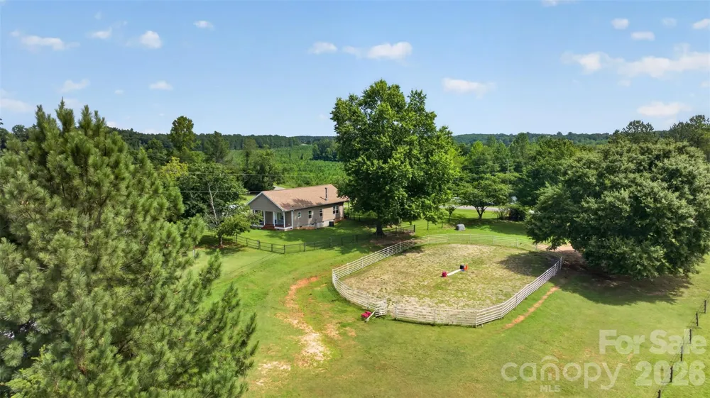 1568 John Smith Road Columbus, NC 28722