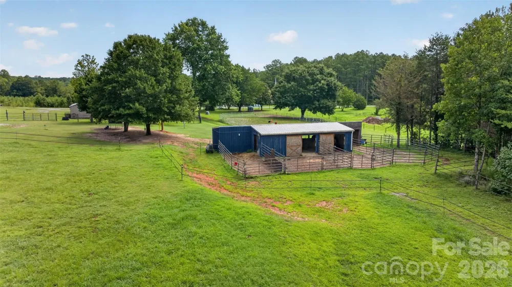 1568 John Smith Road Columbus, NC 28722