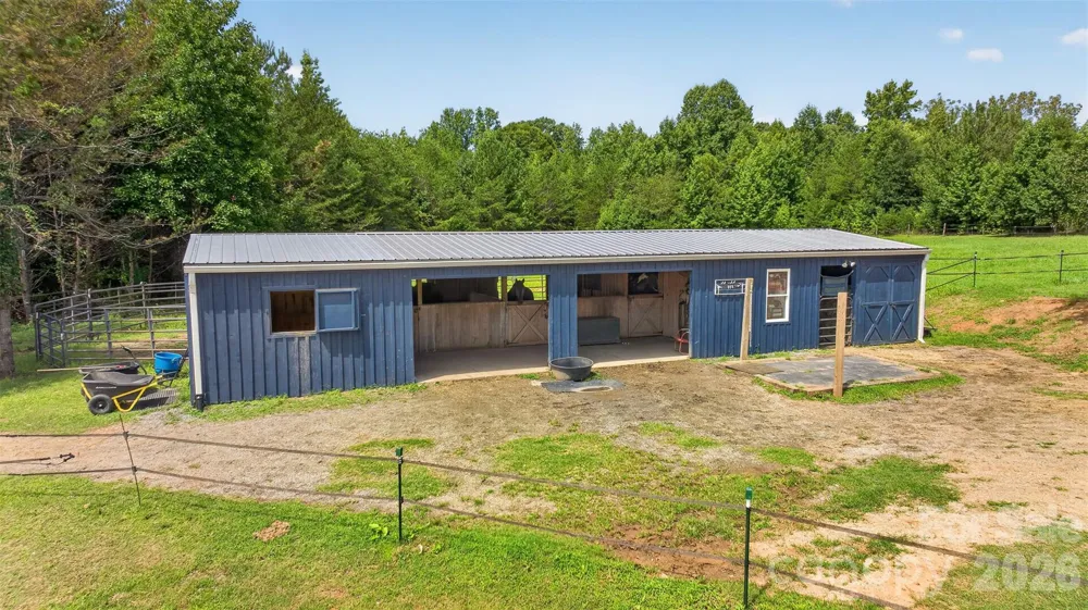 1568 John Smith Road Columbus, NC 28722