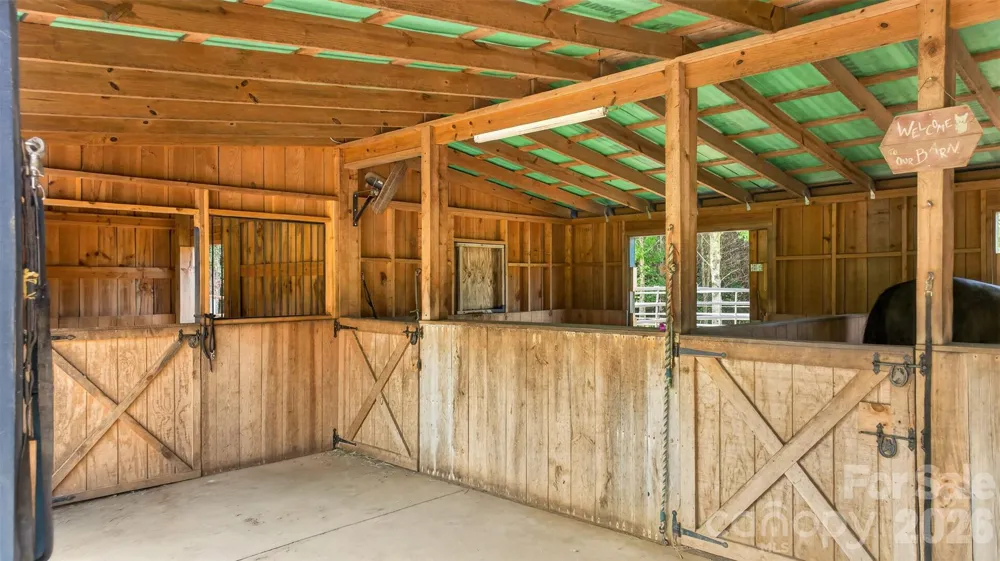 1568 John Smith Road Columbus, NC 28722