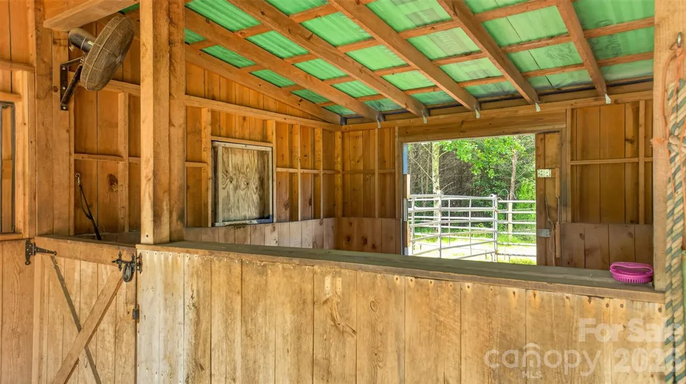 1568 John Smith Road Columbus, NC 28722
