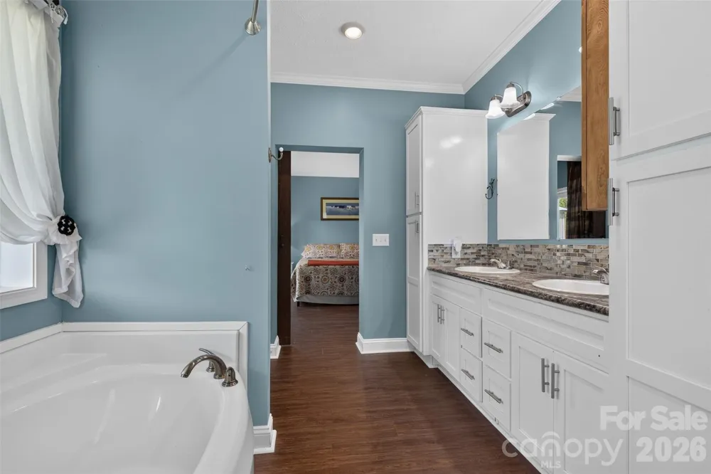1568 John Smith Road Columbus, NC 28722