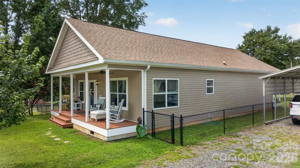 1568 John Smith Road Columbus, NC 28722