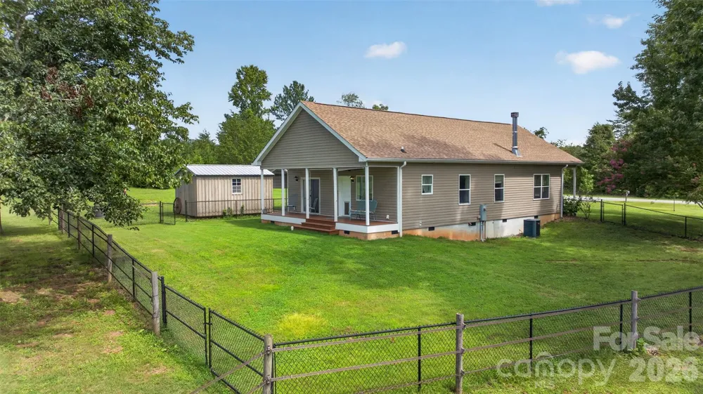 1568 John Smith Road Columbus, NC 28722