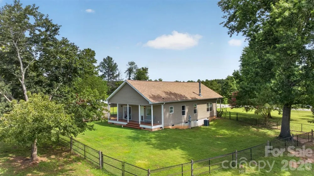 1568 John Smith Road Columbus, NC 28722
