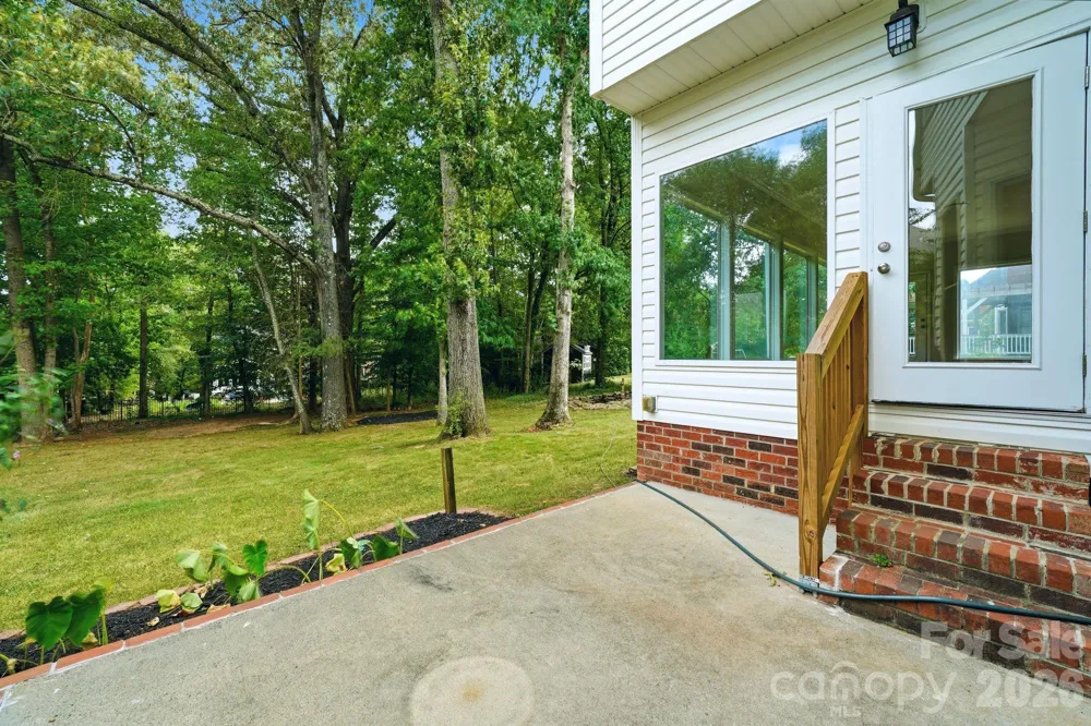 5305 Ravenglass Court Waxhaw, NC 28173