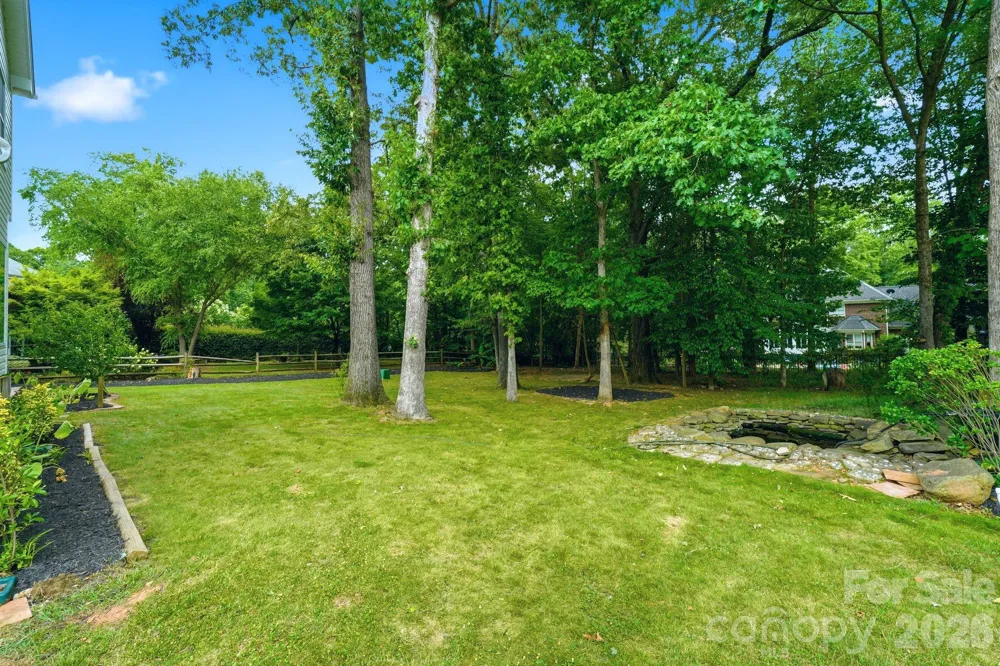 5305 Ravenglass Court Waxhaw, NC 28173