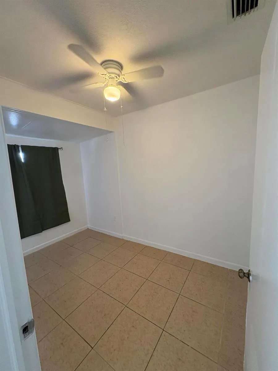 3801 Van Cott Circle West Palm Beach, FL 33403