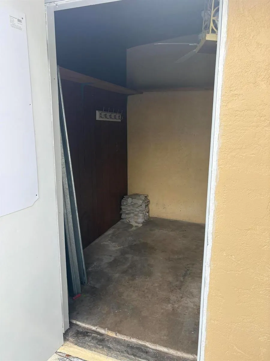 3801 Van Cott Circle West Palm Beach, FL 33403