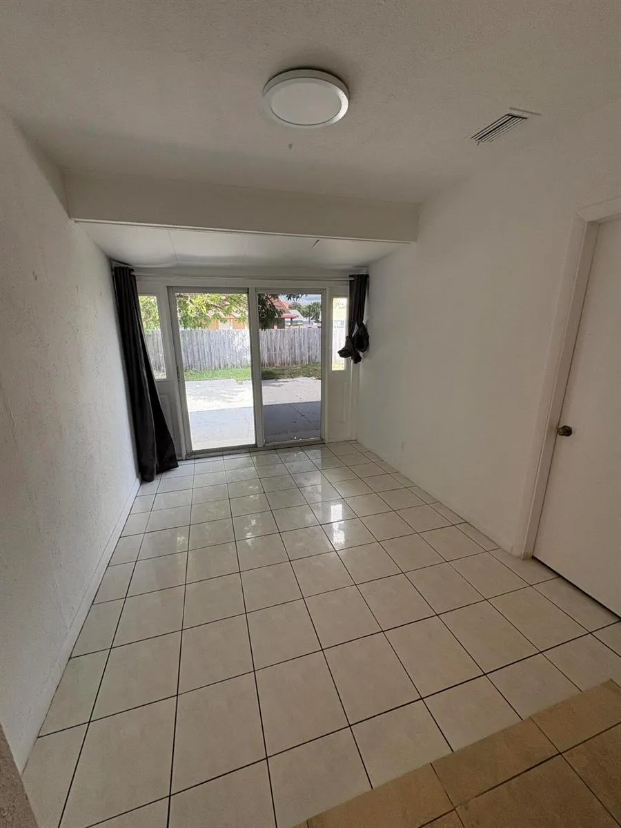 3801 Van Cott Circle West Palm Beach, FL 33403