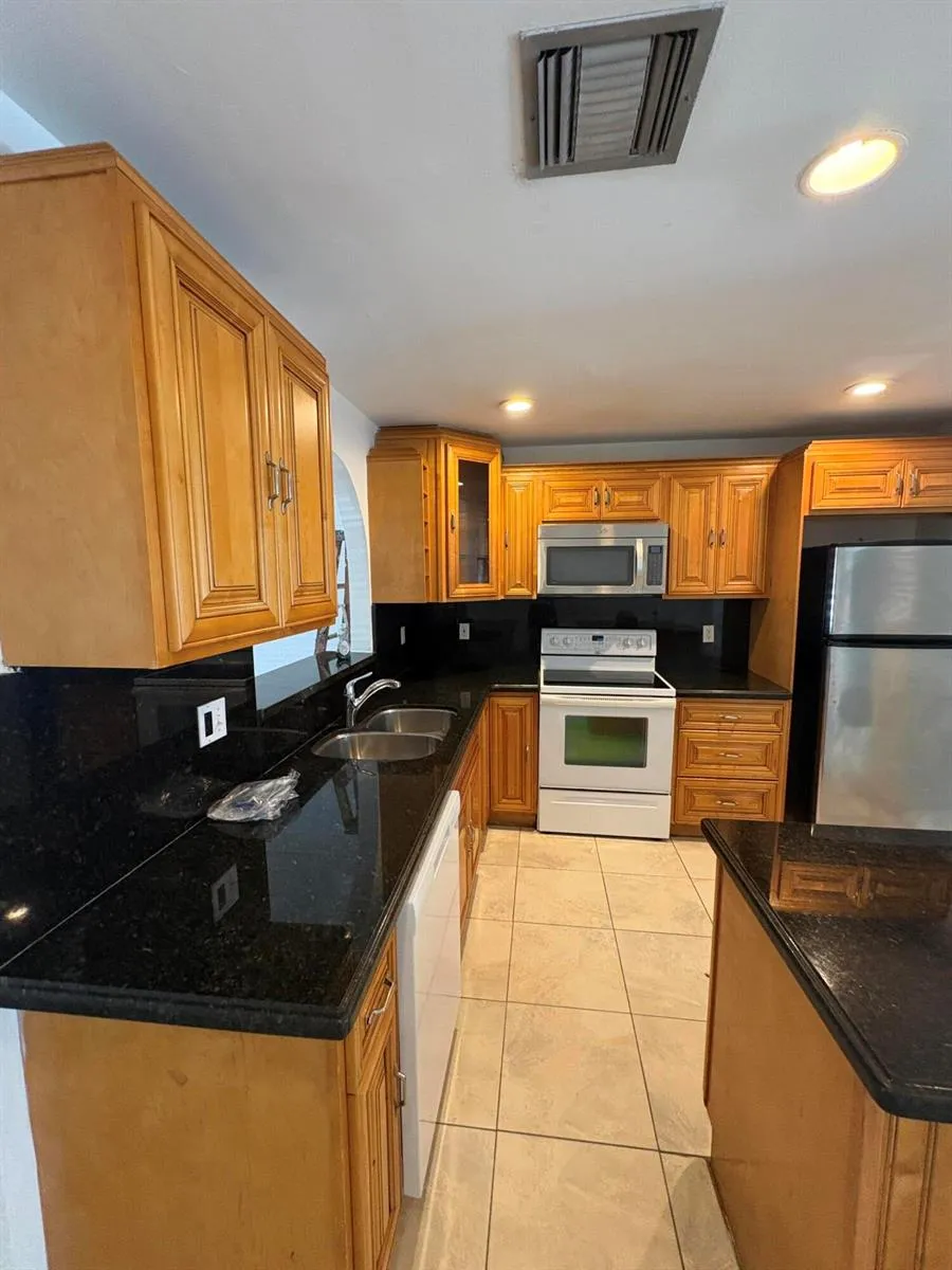 3801 Van Cott Circle West Palm Beach, FL 33403