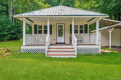 223 Yulan-Barryville Road