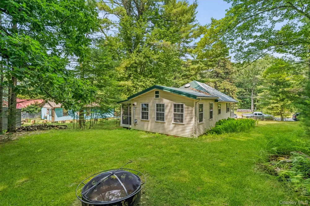 223 Yulan-Barryville Road Barryville, NY 12719