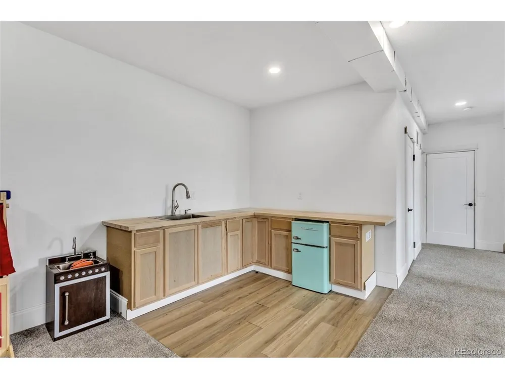 255 Divide View Drive Golden, CO 80403