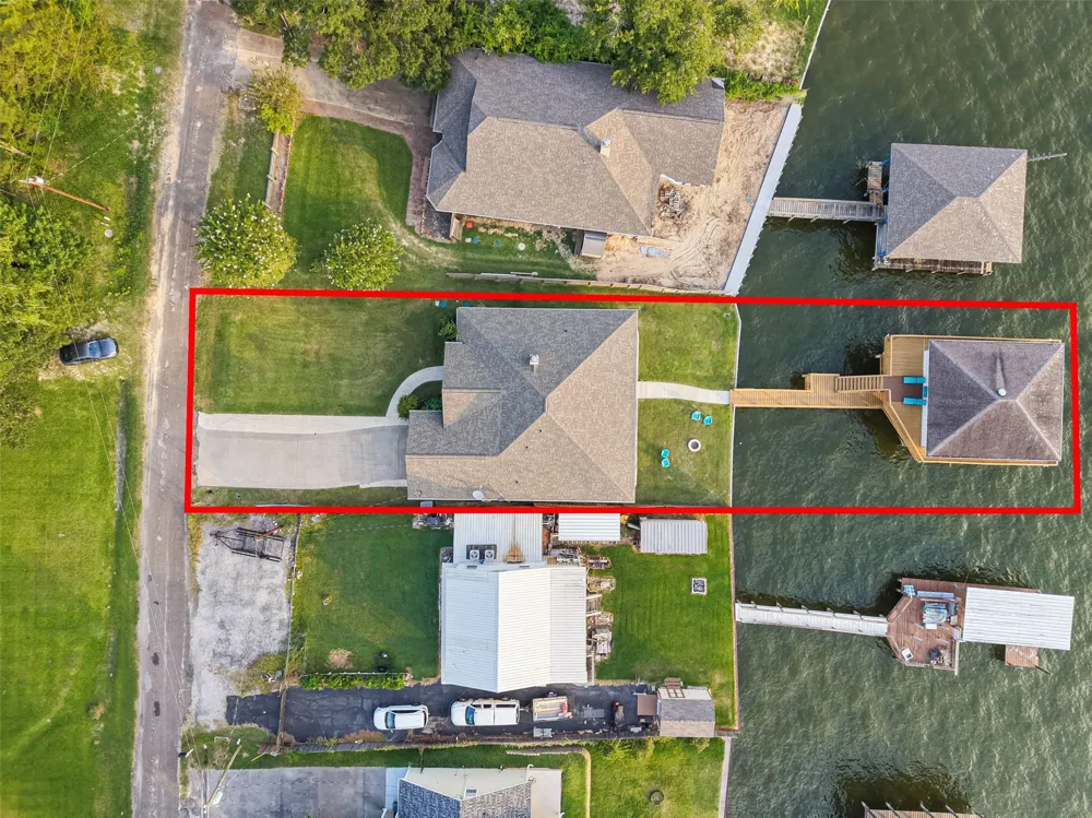 200 Little Dove Livingston, TX 77351